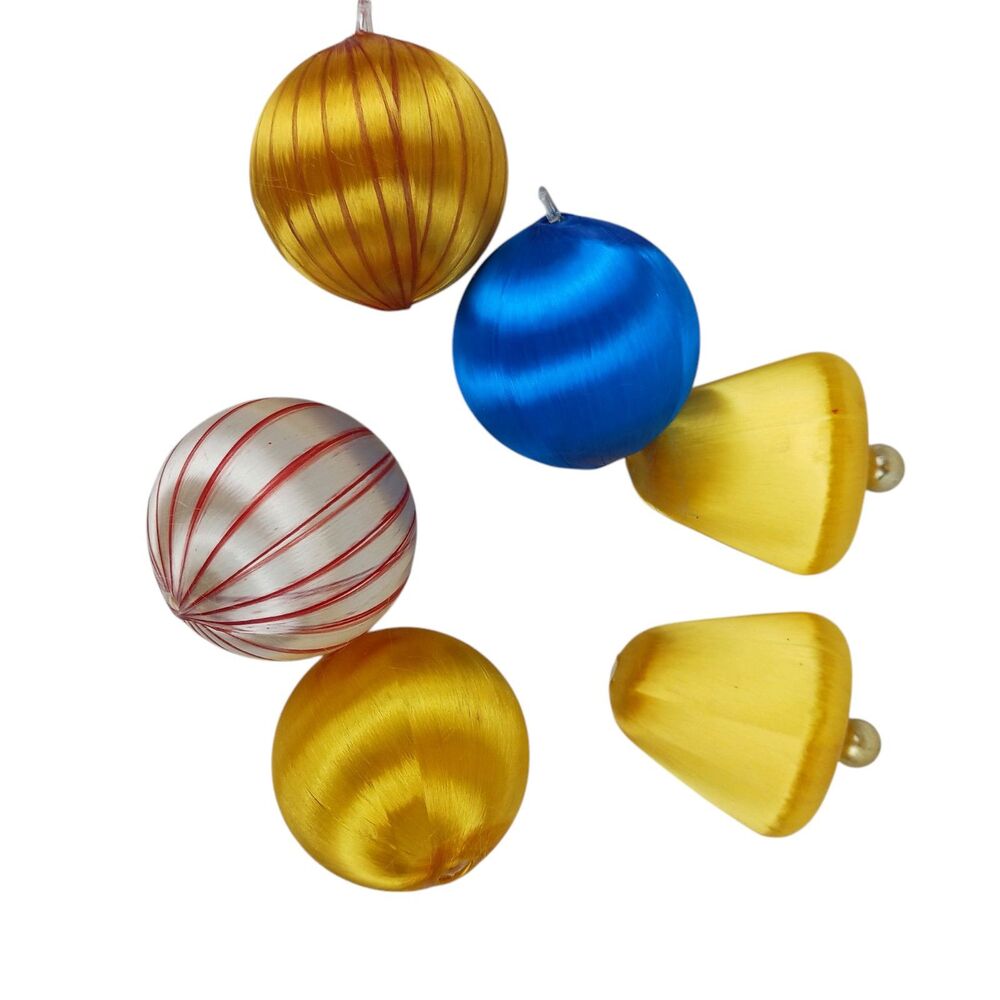 Vtg Silk Thread Christmas Ornaments 2 Gold Bells 2 Striped Balls And 2 Solid